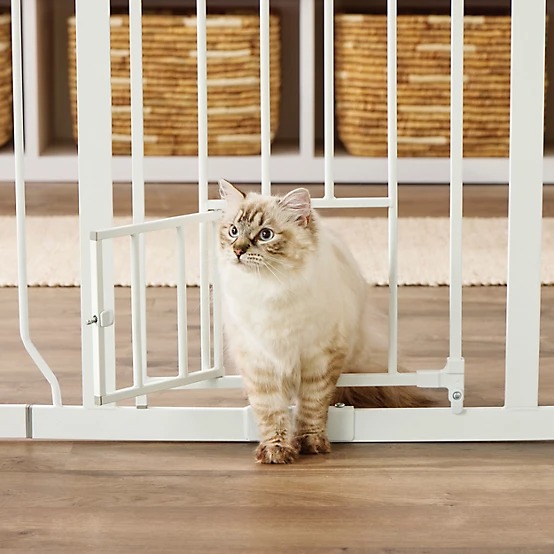 Retriever Extra Wide Assembly Gate with Small Pet Door