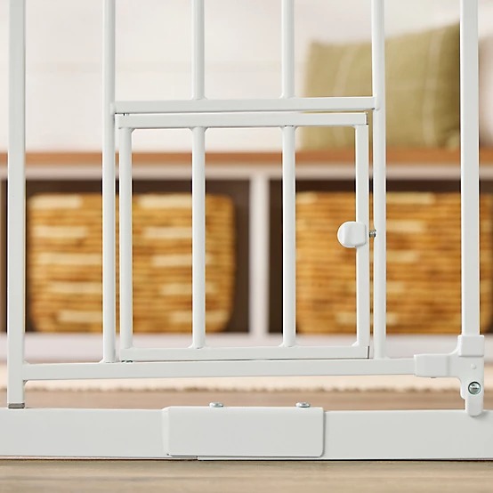 Retriever Extra Wide Assembly Gate with Small Pet Door